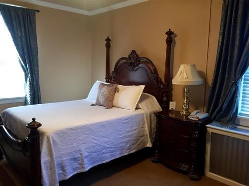The Woodford Inn Versailles Exteriör bild